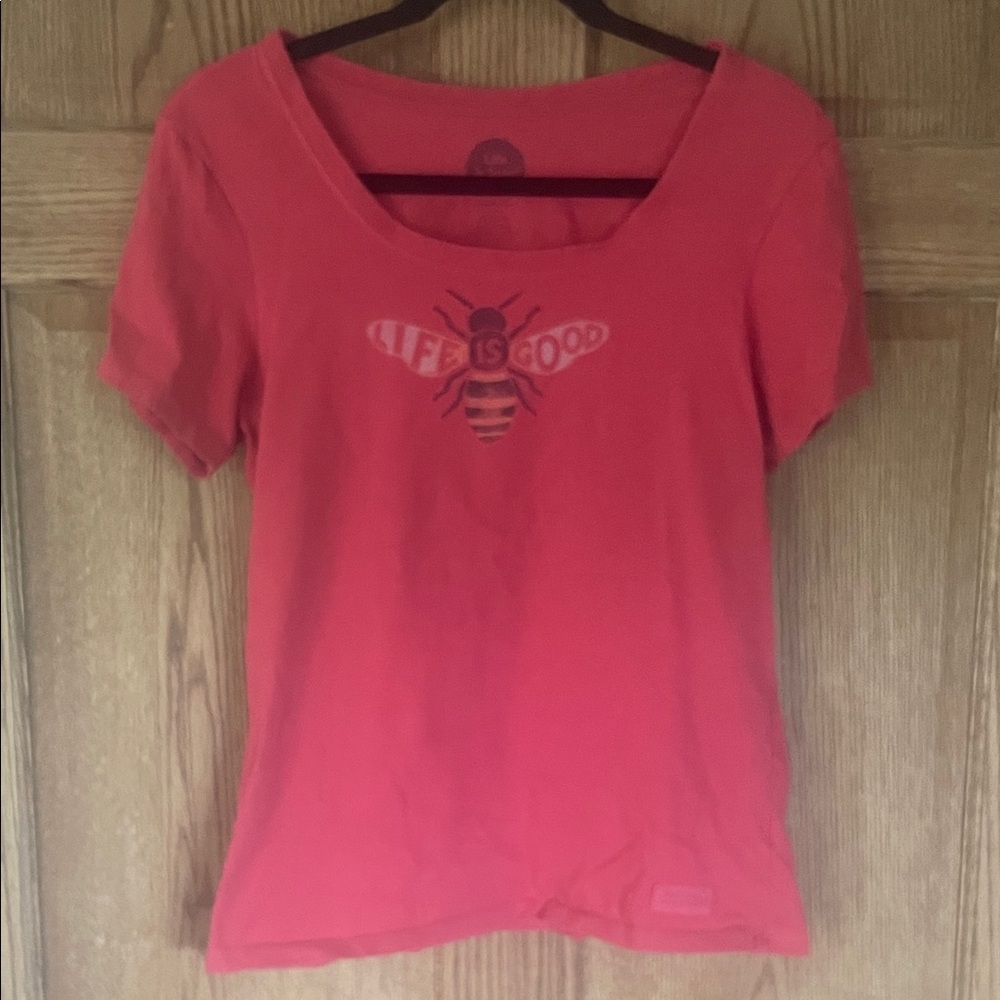 Life Is Good Women's Coral Bee Tee